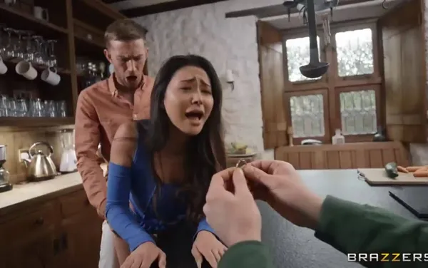 phim sex bắn tinh vào miệng Lên đỉnh khi được bạn trai cầu hôn, nhưng có gì đó sai sai